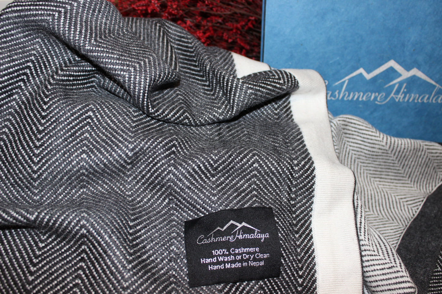 Cashmere Throws (Blanket) 130cm x 200cm- Herringbone - Charcoal / Cream