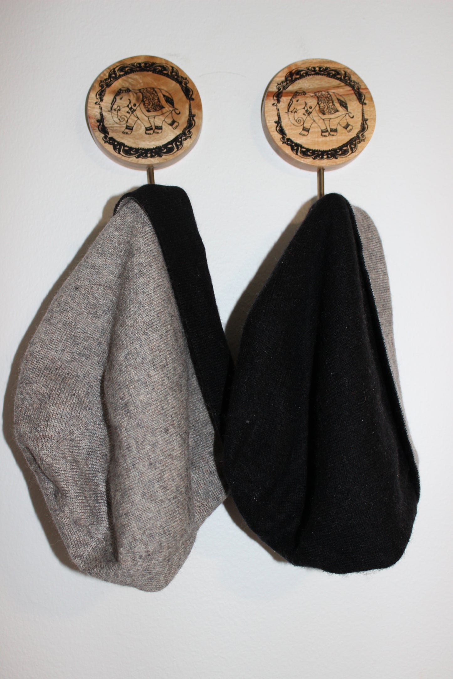 Cashmere Beanies - Black / Grey